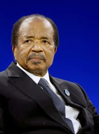 Dvaasedmdesátiletý kadndiát na prezidenta Kamerunu Paul Biya