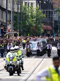 Smuteční průvod v Osbournově rodném městě Birmingham začal ve 13.00
