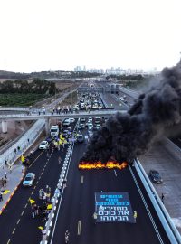 Demonstranti v Izraeli blokují některé důležité dálnice