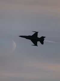 Letoun F-16, který havaroval při nácviku letecké přehlídky v Polsku