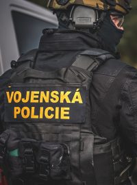 vojenská policie, policista, těžkooděnec