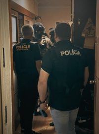 Společný policejní tým Česka, Slovenska a Ukrajiny zadržel v ukrajinském Dnipru jednoho Ukrajince v rámci vyšetřování bombových výhrůžek školám z loňského září.