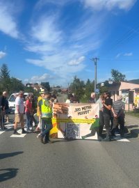 Obyvatelé Martinic a Horního Lapače na Kroměřížsku znovu blokují silnice procházející obcemi