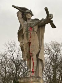 V Litoměřicích sepsali petici za odstranění sochy sovětského vojáka