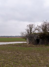 Soukromý řopík v oblasti mezi Věřňovicemi a Dolní Lutyní, kde má stát gigafactory