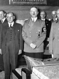 Mnichovská dohoda dojednána 29. září 1938. Zleva: britský předseda vlády Neville Chamberlain, francouzský premiér Édouard Daladier, německý vůdce Adolf Hitler a italský diktátor Benito Mussolini