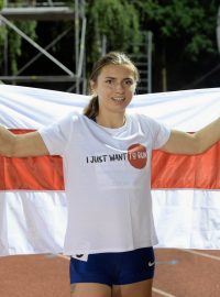 Nejenže se ale Cimanouská rozhodla v Polsku usadit natrvalo, rozhodla se také svou novou domovskou zemi reprezentovat na mezinárodních soutěžích