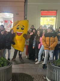 Děti byly z živého pierogu stejně nadšené, jako byl pierog z nich