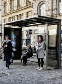 Společnost JCDecaux představuje novou, moderní zastávku městské hromadné dopravy na Palackého náměstí