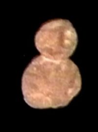 Planetka Ultima Thule v různých barevných variacích. Snímek pořídila sonda New Horizons
