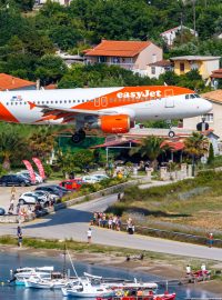 Společnost EasyJet ruší letní lety