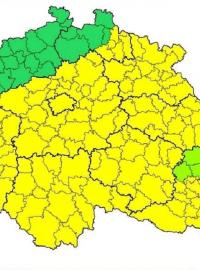 V Česku bude v pátek vedro a zejména ve středních a jižních Čechách a na jihu Moravy budou teploty odpoledne místy překračovat 31 stupňů Celsia. Postupně bude od západu přibývat oblačnost a na většině území Čech a na Českomoravské vrchovině se vyskytnou bouřky