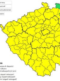 Meteorologové rozšířili výstrahu před silnými bouřkami i pro severovýchod země