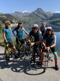 Skupina Travelling Mullet Cycling