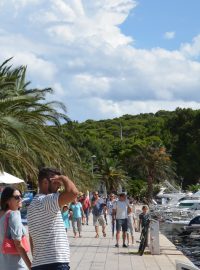 Zvýšený zájem o cestování si prodejci vysvětlují i nižšími cenami letenek do klíčových destinací, například do Barcelony se cestující dostanou levněji o 23 procent (ilustrační foto)