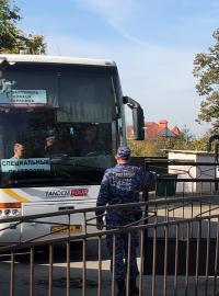 Doněcká republika vypravuje čtyři až pět autobusů denně.