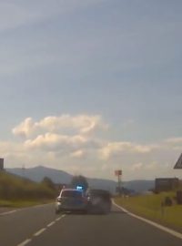 Policisté na Domažlicku zadrželi muže, který řídil pod vlivem drog.