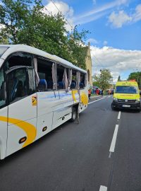 Autobus po srážce s kamionem v Ústí nad Labem