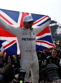Lewis Hamilton je čtyřnásobným mistrem světa