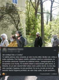 Sociálními sítěmi se šíří řada verzí jedné falešné zprávy - někdo se šel nechat testovat na koronavirus, vzdal čekání ve frontě, ale i tak mu přišla zpráva, že je pozitivní.