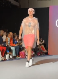 Vtipálek, který narušil New York Fashion Week