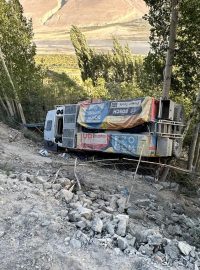 Auto projektu Tatra kolem světa 2 s českými cestovateli se zřítilo v Tádžikistánu