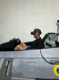 Brněnská firma Dogfight Boss dodala ukrajinskému letectvu už druhý simulátor letů na americké stíhačce F-16