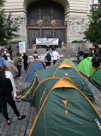 Konec akce před magistrátem je naplánovaný na 21.00