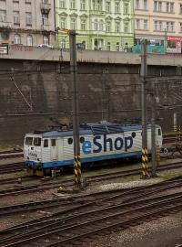 Lokomotiva s logem e-shopu Českých drah