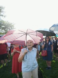 Na Klárově se sešli lidé na demonstraci spolku Milion chvilek pro demokracii