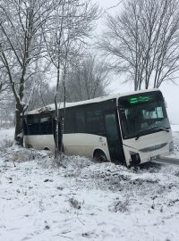 Nehoda autobusu u Ločenic na Českobudějovicku