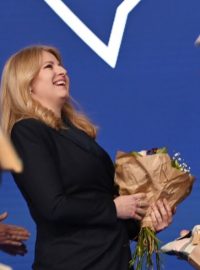 Slovenská prezidentka Zuzana Čaputová gratuluje Petru Pavlovi