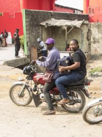 Motorkáři v Nigérii