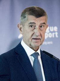 Premiér Andrej Babiš (ANO) s ministryní financí Alenou Schillerovou (za ANO)