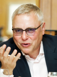 Miliardáři Pavol Krúpa (vlevo) a Zdeněk Bakala