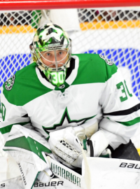 V nominaci na Vezinovu trofej pro nejlepšího brankáře základní části NHL jsou Robin Lehner z New York Islanders (vlevo), Andrej Vasilevskij z Tampy Bay (uprostřed) a Ben Bishop z Dallasu