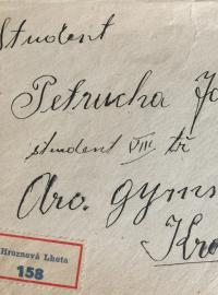 Obálka dopisu adresovanému Janu Petruchovi od jeho otce Jana z doby, kdy studoval v Kroměříži. Červenec 1945.