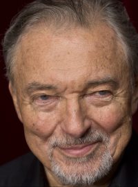 Zpěvák Karel Gott se vrátil na velká pódia po léčbě nádorového onemocnění.