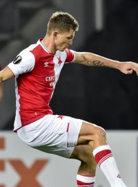 Tomáš Necid v souboji s hráčem Villarrealu
