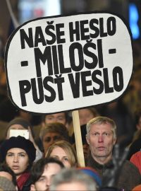 Transparent z pražské akce Koncert pro budoucnost