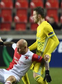 Fotbalisté Slavie při zápase proti Astaně