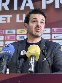 Trenér Sparty Andrea Stramaccioni na tiskové konferenci před zahájením jarní části ligy.