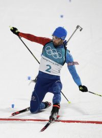 Martin Fourcade a Simon Schempp v cíli