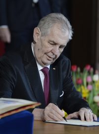 Miloš Zeman během inaugurace ve Vladislavském sále.