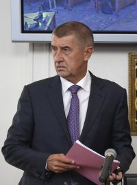 Premiér Andrej Babiš a ministr vnitra a zahraničí Jan Hamáček