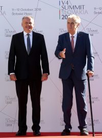 Prezidenti Polska Andrzej Duda, Maďarska János Áder, Slovenska Andrej Kiska a České republiky Miloš Zeman (zleva) se sešli  na Štrbském Plese