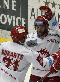 Třinečtí hokejisté potvrdili, že to na Karlovy Vary umí a porazili je 2:1.