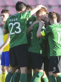 Radost hráčů Příbrami z gólu proti Zlínu
