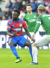 Záložník Plzně Joel Ngandu Kayamba svými centry v zápase s Jabloncem pomohl Západočechům k obratu skóre na 2:1