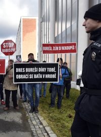 Odpůrci protestovali proti premiéru Babišovi během jeho návštěvy Zlína